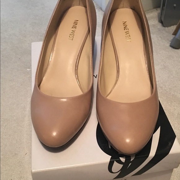 Patent Shoe - Picture 2 of 2